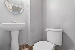 1537 N Thompson Dr, Bay Shore, NY 11706 - Photo 12