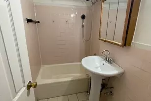 87-20 175th St, Jamaica, NY 11432 - Photo 8