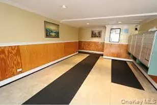 87-20 175th St, Jamaica, NY 11432 - Photo 4