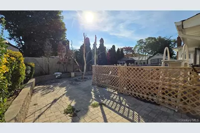 170 E Mineola Avenue, Valley Stream, NY 11580 - Photo 40