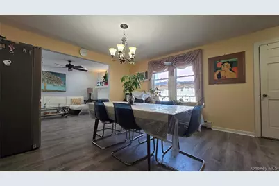 170 E Mineola Avenue, Valley Stream, NY 11580 - Photo 10