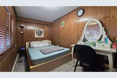 170 E Mineola Avenue, Valley Stream, NY 11580 - Photo 20