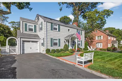 53 Eakins Road, Manhasset, NY 11030 - Photo 2
