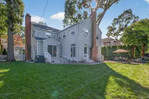 53 Eakins Rd, Manhasset, NY 11030 - Photo 32