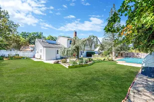 19 Dumond Pl, Coram, NY 11727 - Photo 34