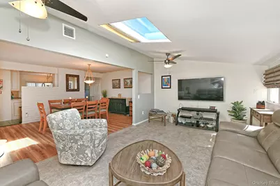 114 Twig Lane, Levittown, NY 11756 - Photo 12