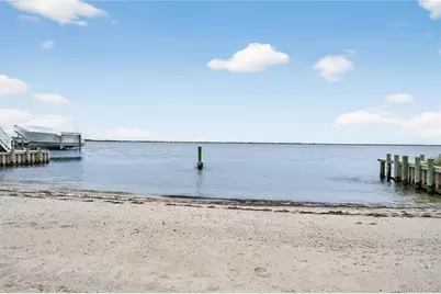 88 Bayview Avenue W, Lindenhurst, NY 11757 - Photo 2