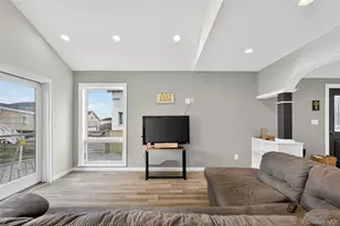 88 Bayview Ave W, Lindenhurst, NY 11757 - Photo 10