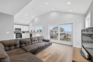 88 Bayview Ave W, Lindenhurst, NY 11757 - Photo 12