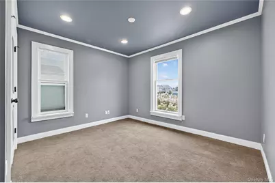 88 Bayview Avenue W, Lindenhurst, NY 11757 - Photo 18