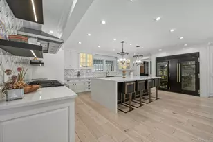 192 Burtis Ln, Muttontown, NY 11791 - Photo 14