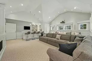 192 Burtis Ln, Muttontown, NY 11791 - Photo 36