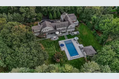 192 Burtis Lane, Muttontown, NY 11791 - Photo 1