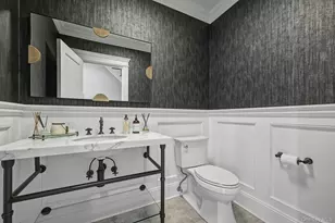 192 Burtis Ln, Muttontown, NY 11791 - Photo 10