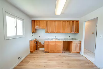 635 S Wellwood Avenue, Lindenhurst, NY 11757 - Photo 4