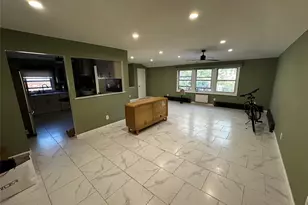 89-32 Pontiac St, Queens Village, NY 11427 - Photo 4