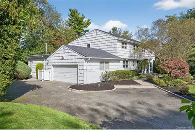 39 Hummingbird Drive, East Hills, NY 11576 - Photo 2
