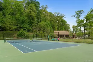 39 Hummingbird Dr, East Hills, NY 11576 - Photo 38