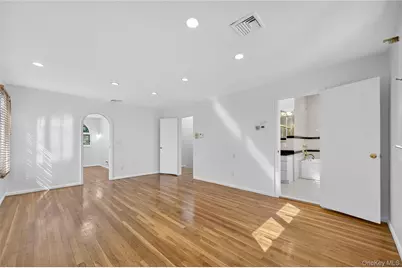 39 Hummingbird Drive, East Hills, NY 11576 - Photo 16