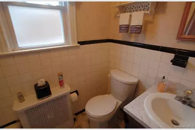 7 Miles Avenue, Albertson, NY 11507 - Photo 4