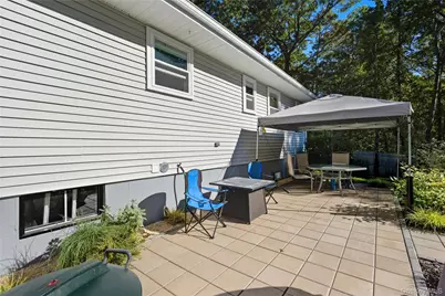 173 W End Avenue, Shirley, NY 11967 - Photo 34