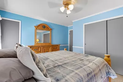 173 W End Avenue, Shirley, NY 11967 - Photo 10