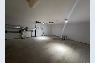 411 Jericho Turnpike, New Hyde Park, NY 11040 - Photo 22