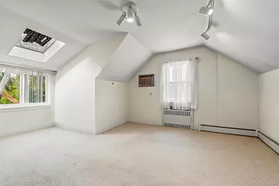 208 Dogwood Road, Valley Stream, NY 11580 - Photo 20