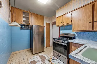 208 Dogwood Road, Valley Stream, NY 11580 - Photo 10