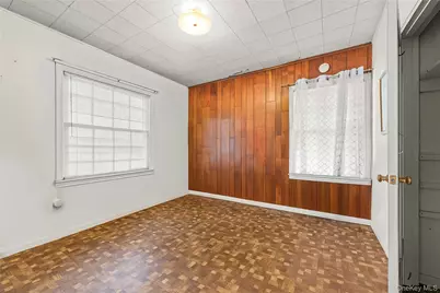 208 Dogwood Road, Valley Stream, NY 11580 - Photo 6