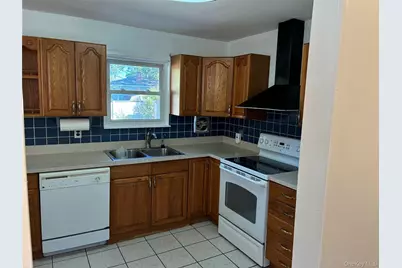 281 Fir Grove Road, Ronkonkoma, NY 11779 - Photo 8