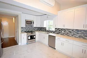 4 Addison Ln, Greenvale, NY 11548 - Photo 2