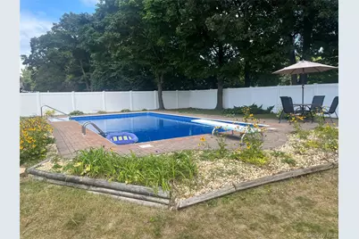 149 Avenue C, Holbrook, NY 11741 - Photo 18