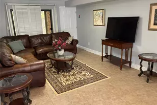 33 Newbrook Ln, Bay Shore, NY 11706 - Photo 4