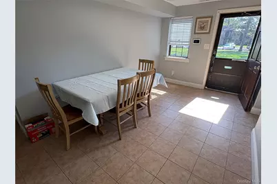 33 Newbrook Lane #33, Bay Shore, NY 11706 - Photo 6