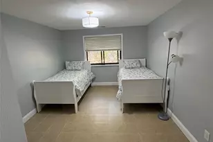 33 Newbrook Ln, Bay Shore, NY 11706 - Photo 8