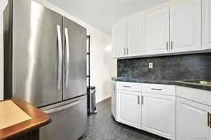 6120 Grand Central Pkwy, Forest Hills, NY 11375 - Photo 10