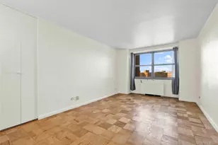 6120 Grand Central Pkwy, Forest Hills, NY 11375 - Photo 14