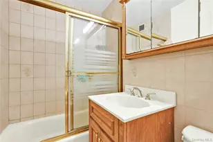 6120 Grand Central Pkwy, Forest Hills, NY 11375 - Photo 18