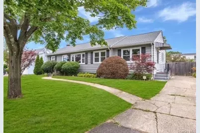 165 Tremont Road, Lindenhurst, NY 11757 - Photo 1