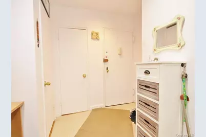 10 Bryant Crescent #2L, White Plains, NY 10605 - Photo 8