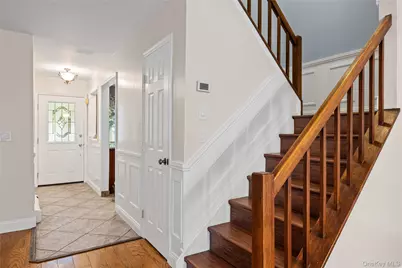 8 Potomac Court, Coram, NY 11727 - Photo 8