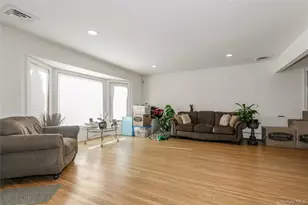 61 Mitchell Ave, Plainview, NY 11803 - Photo 4