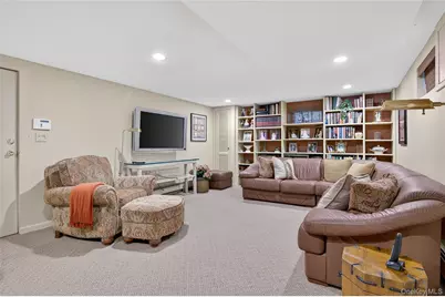 80 Walnut Drive, East Hills, NY 11576 - Photo 12