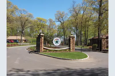 80 Walnut Drive, East Hills, NY 11576 - Photo 26