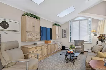 80 Walnut Drive, East Hills, NY 11576 - Photo 8