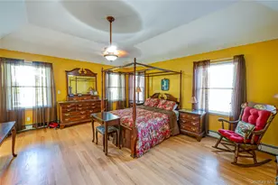 81 Kenwood Dr, Bohemia, NY 11716 - Photo 18