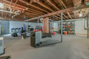 170 Wickfield Ln, North Babylon, NY 11703 - Photo 18