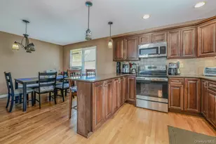 170 Wickfield Ln, North Babylon, NY 11703 - Photo 4