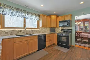 31 Powder Horn Rd, Cortlandt Manor, NY 10567 - Photo 8